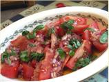Tomato and Garlic Salad (Salat Iz Pomidorov S Chesnokom)
