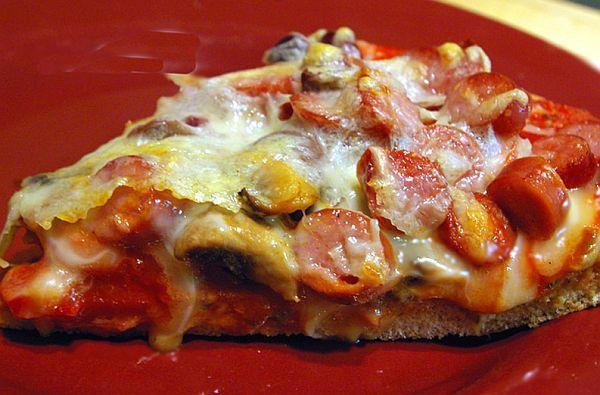 Veggie and Pepperoni Pizza. Photo by Redsie