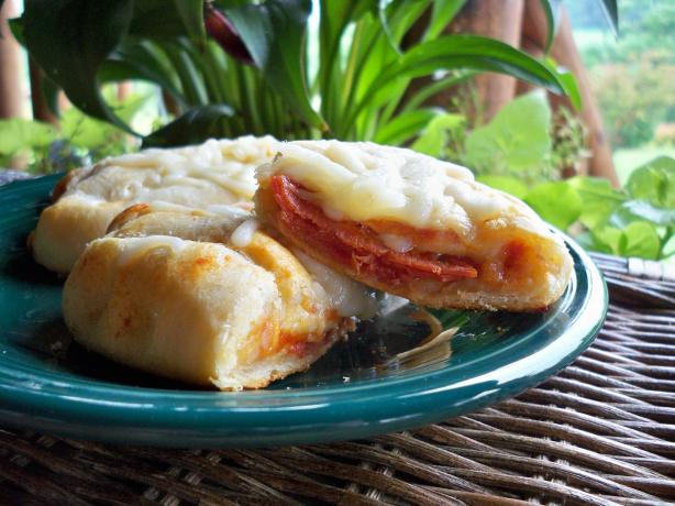 Pizza in a Crescent. Photo by Lainey6605