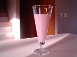 Raw Food: Almond-Based Berry Smoothie