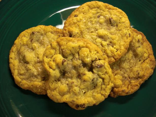 Flax Oatmeal Chocolate Chip Cookies. Photo by vanessawy