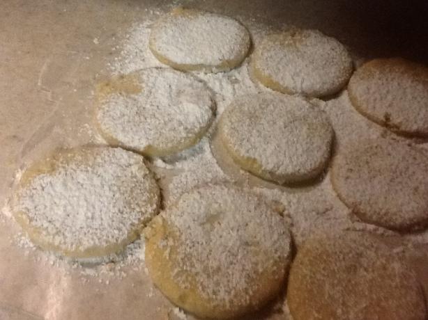 Pastissets (Powdered Sugar Cookies from Spain). Photo by Cshepherd23