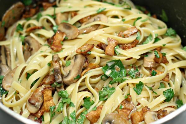 Low-Fat Pasta Boscaiola. Photo by CulinaryExplorer