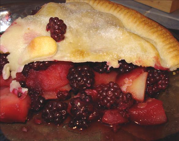 Simple Blackberry and Apple Pie. Photo by JoyfulCook
