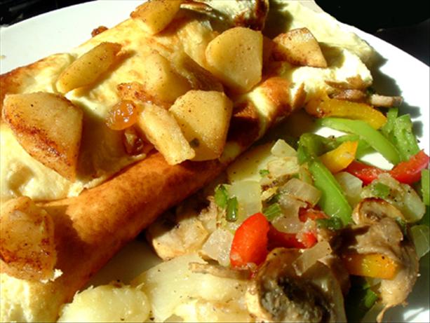 Saut&eacute;ed Apple Omelet. Photo by Bergy