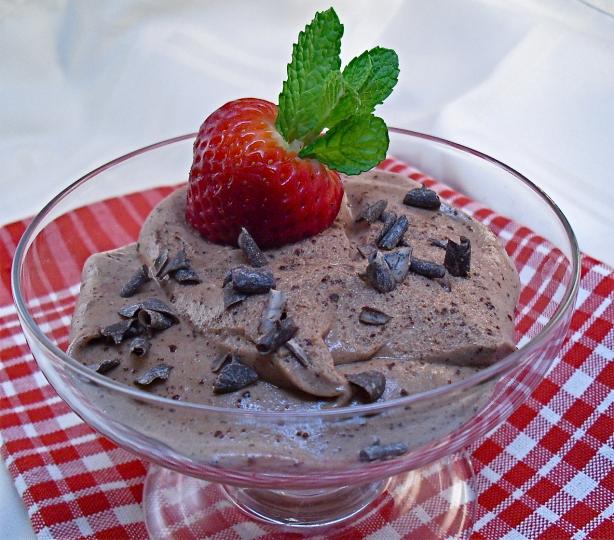 Easy Peasy Dream Whip Chocolate Mousse. Photo by PaulaG