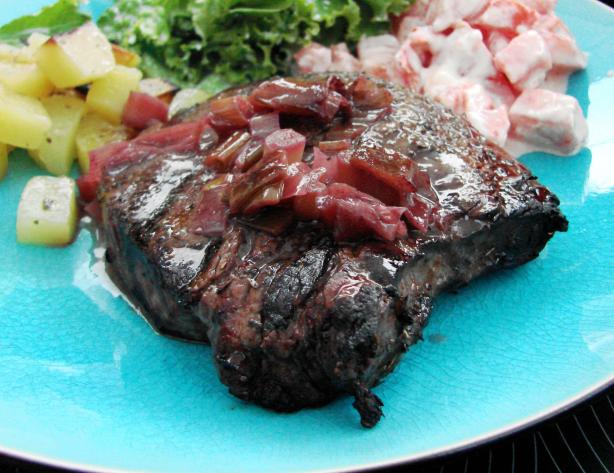 Flank Steak With Red Wine Sauce. Photo by Boomette