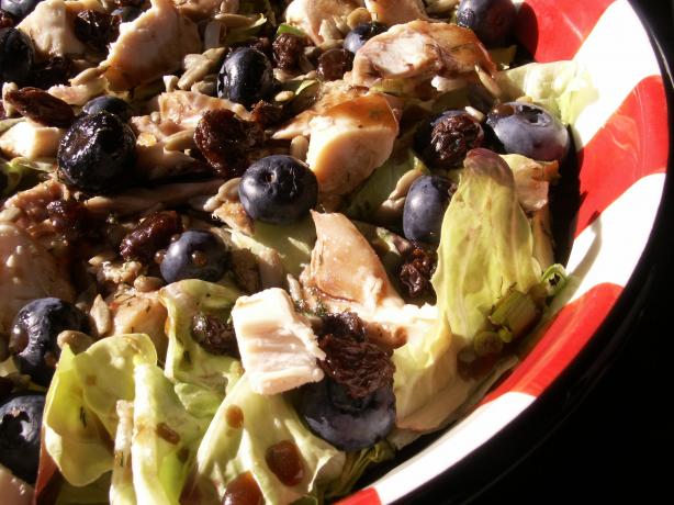 Spinach Salad With Grilled Chicken & Blueberries. Photo by JanuaryBride