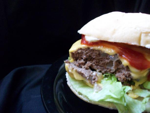 Juicy Grilled Burgers. Photo by 2Bleu