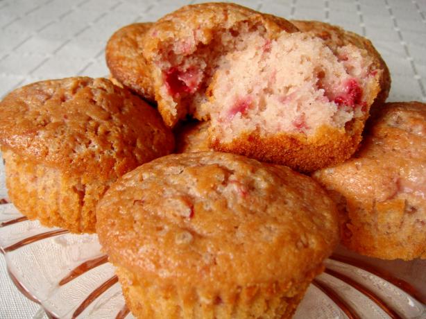 Strawberry N' Creme Muffins - Just Like Eat N' Park! Copycat. Photo by Lori Mama