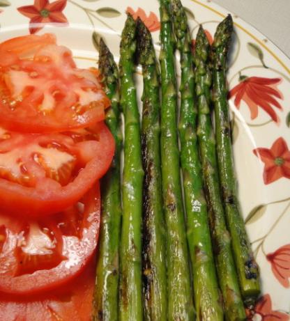 Seasoned Grilled Asparagus. Photo by Debbwl