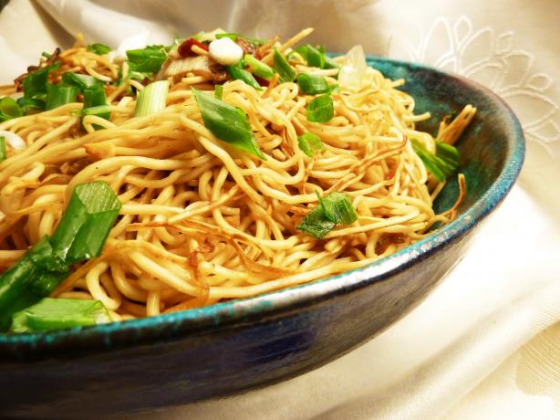 Bami Goreng (Indonesian Version of Lo Mein). Photo by awalde