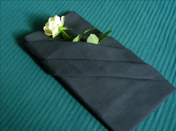 Serviette/Napkin Folding, French Pleat With Pocket. Photo by kiwidutch
