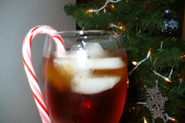 Easiest Peppermint Iced Tea. Photo by megs_