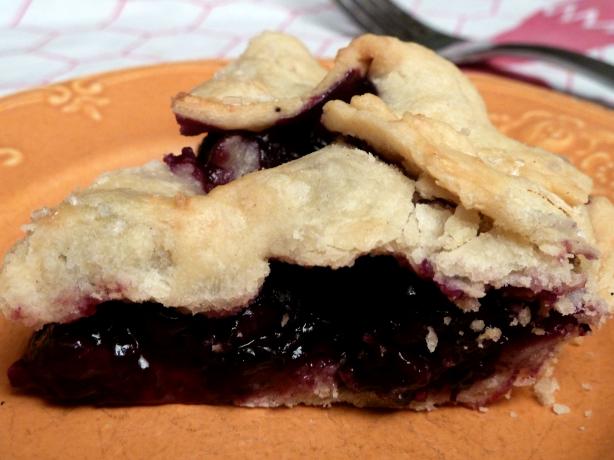 Blueberry Pie. Photo by momaphet