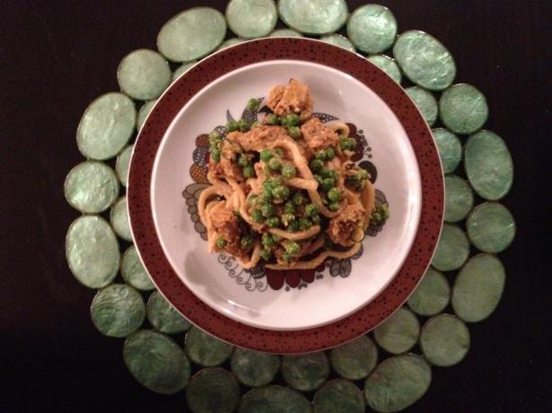 Tempeh Cashew Noodles. Photo by Alcibie