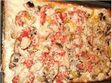 Garlic Chicken Pizza. Photo by Grimm's Restaurant Tales