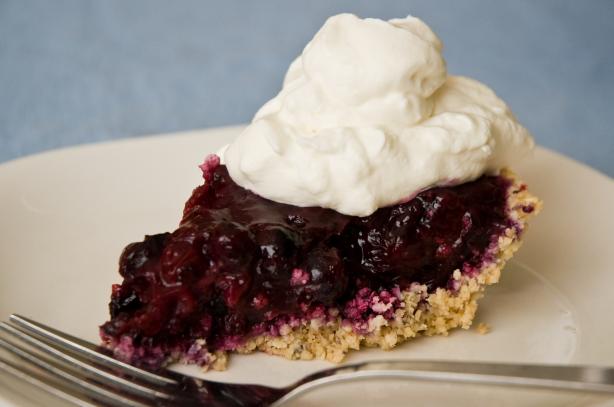 Fresh Blueberry Pie. Photo by hlkljgk
