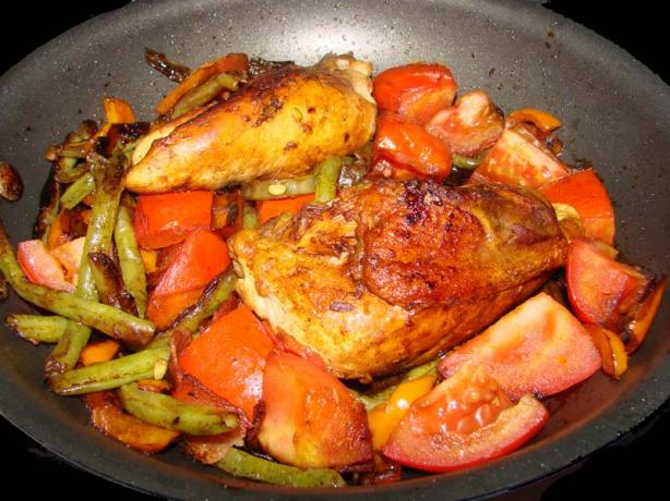 Easy Chicken and Garden Veggies. Photo by Boomette