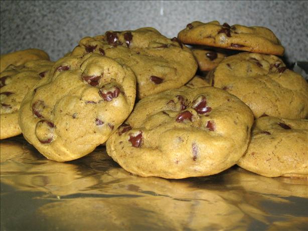 Addicting Chocolate Chip Cookies. Photo by brokenburner