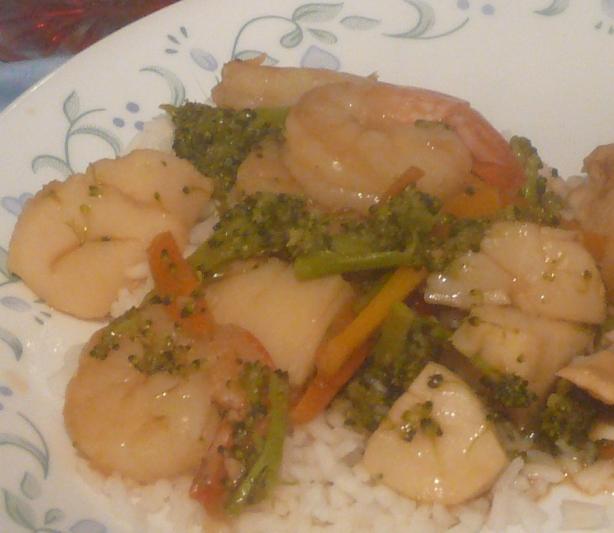 Fast and Easy Scallop Stir Fry for One. Photo by BLUE ROSE