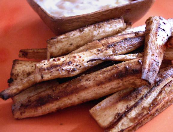 Parsnip Pencil Fries With Spicy Curry Dipping Sauce. Photo by justcallmetoni