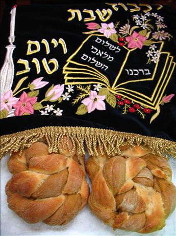 Two-Tone Challah Bread. Photo by GalicioBocharit