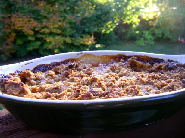 Peach Crumble Pie. Photo by momaphet