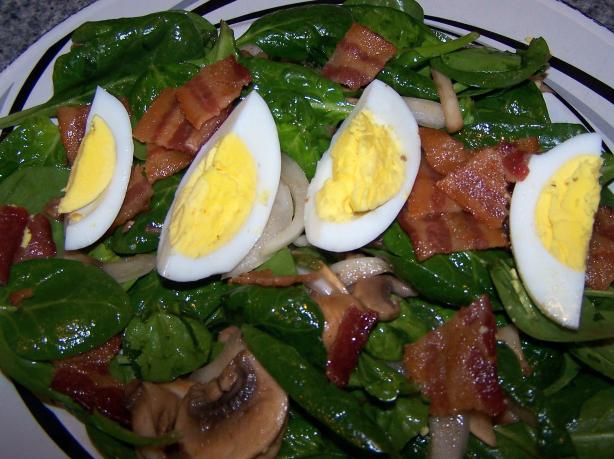 Spinach Salad With Warm Bacon Dressing. Photo by Dawnab