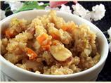 Hearty Quinoa With Sauteed Apples and Almonds