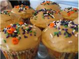 Vanilla Cupcakes W/ Yummy Penuche Glaze