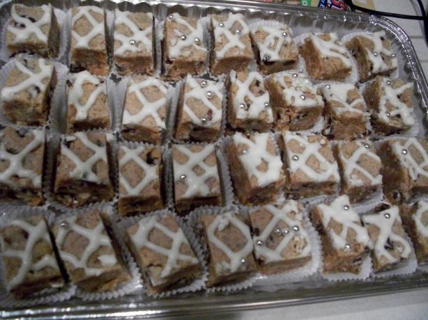 Delicious Chewy Peanut Butter Chocolate Chip Oatmeal Bars. Photo by Dessertnut