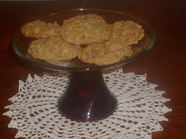 Chewy Oatmeal Cookies. Photo by bullwinkle