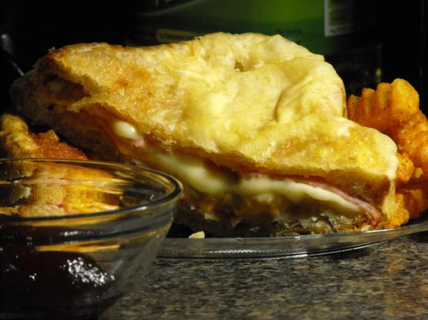 Bennigans Monte Cristo Sandwich. Photo by LenScapon