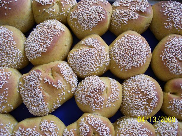 Squash Pull-Apart Dinner Rolls. Photo by DbKnadler