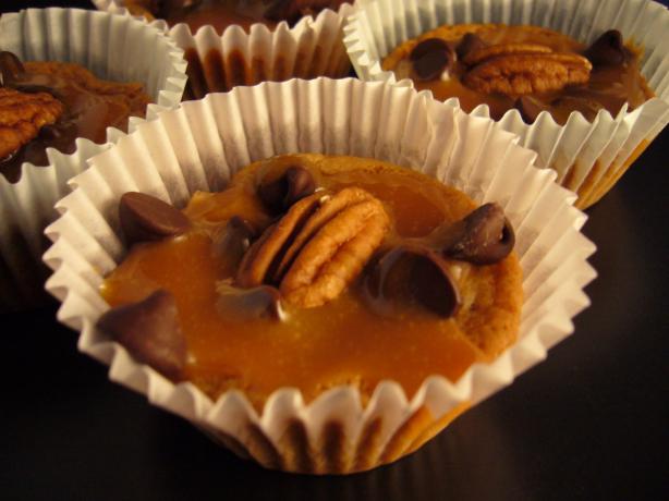 Pecan Blondie Caramel Cups (Pillsbury). Photo by cookiedog