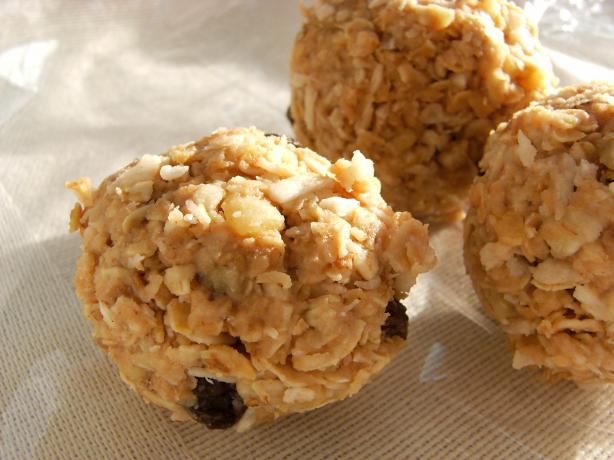 No Bake Granola Balls. Photo by Lalaloula