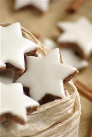 Zimtsterne (Cinnamon Star Cookies). Photo by Thorsten