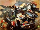 Mussels With Tomato & White Wine Sauce