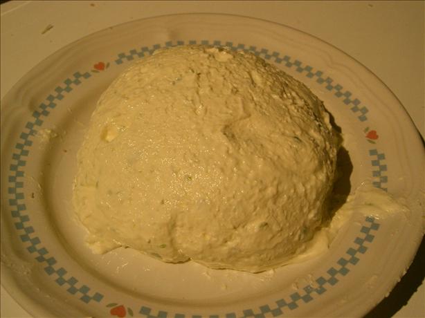 Pineapple Cheese Ball. Photo by Sonya01
