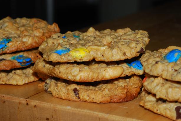 Oats and Peanut Butter Giant Cookies. Photo by Katzen