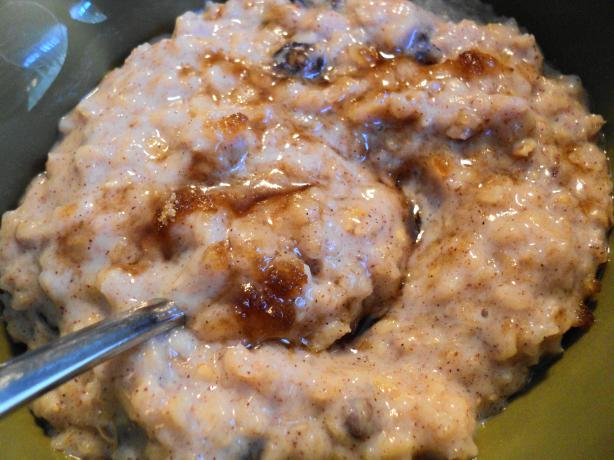 Cinnamon and Raisin Oats. Photo by Nif