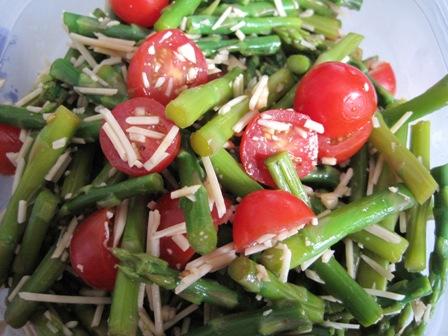Ww Balsamic Asparagus and Cherry Tomato Salad. Photo by xflisa