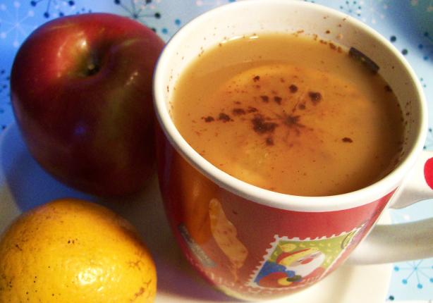 Slow Cooker Hot Caramel Apple Cider. Photo by Sharon123