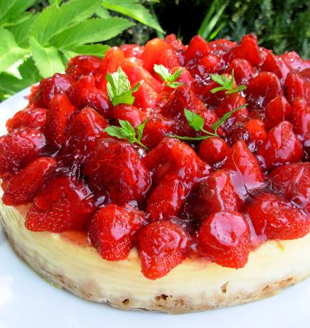 Strawberry Glazed Cheesecake. Photo by French Tart