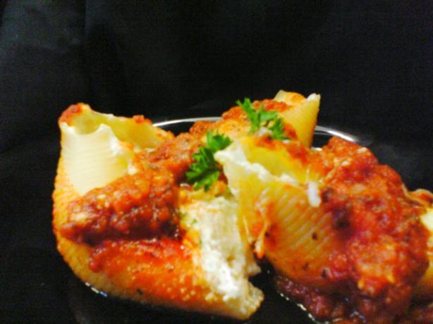 Anthony's Favorite Stuffed Shells. Photo by 2Bleu