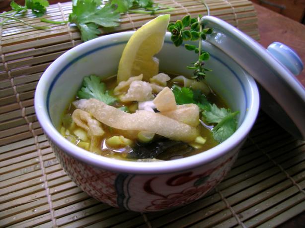 Chiang Mai Curried Noodle and Chicken Soup (Kao Soi Gai). Photo by Rinshinomori