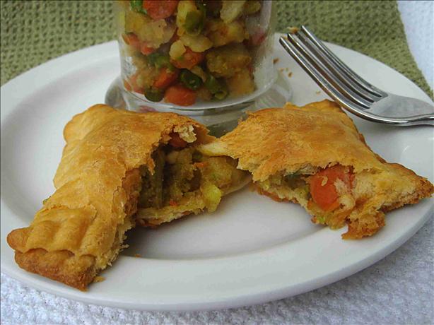 Easy Crescent Samosa (Indian Style Sandwiches). Photo by Hadice