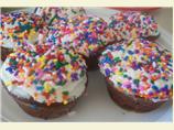 Simple Chocolate Cupcakes. Photo by anme