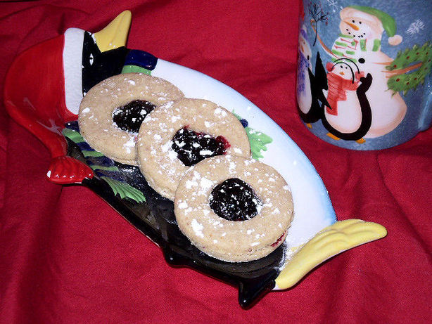 Linzer Augen (Linzer Eyes Aka Linzer Tarts or Linzer Cookies). Photo by Karen=^..^=